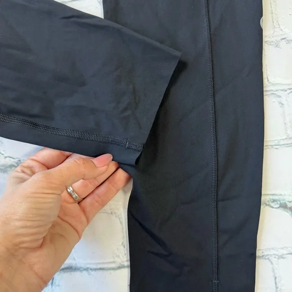 lululemon athletica Black Leggings with side pockets size 8 - Picture 2 of 11
